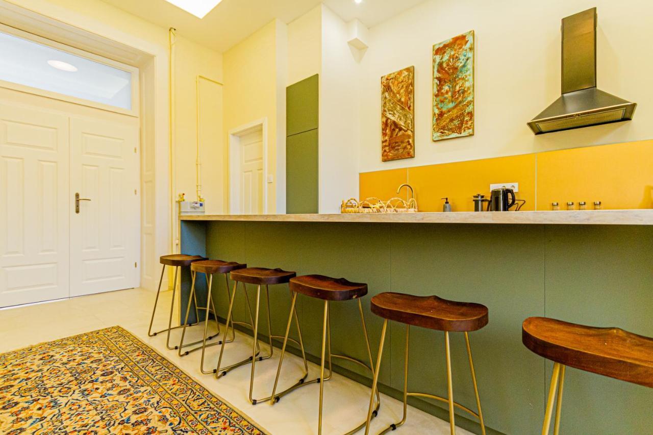 Bengt Kiraly Str. Luxury Apartament