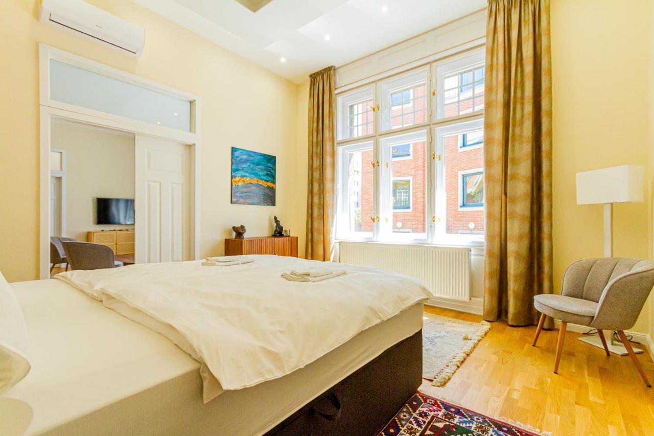 Bengt Kiraly Str. Luxury *